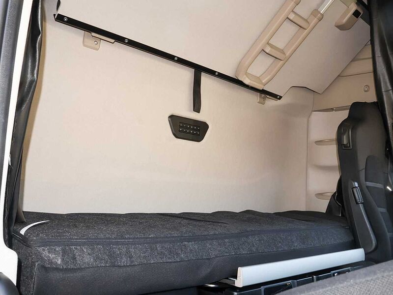 Iveco S-Way AS440S50T/P Sattelzugmaschine